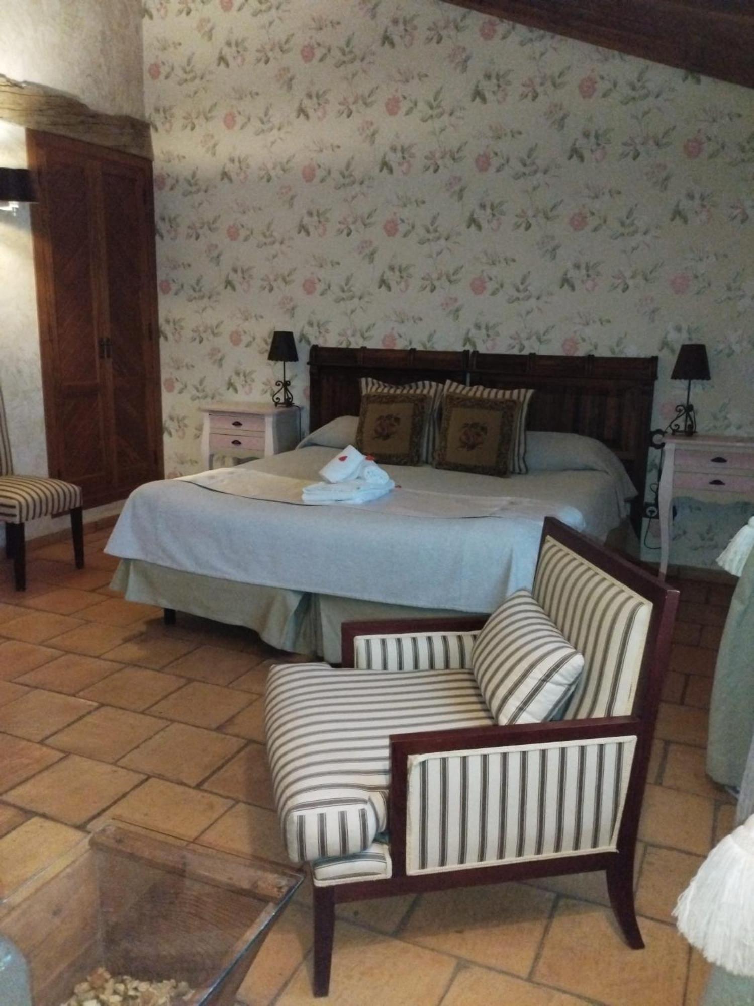 Posada Restaurante Fuenteplateada Collado Hermoso Екстер'єр фото
